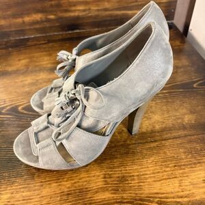 Coach Teagan Gray Heels Size 8‎